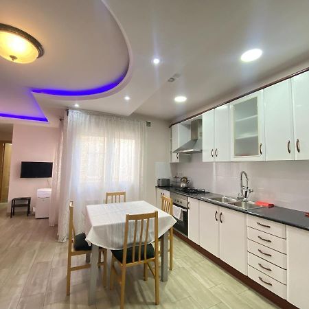 Entire New Apartment 20' From Barcelona Sabadell Eksteriør billede