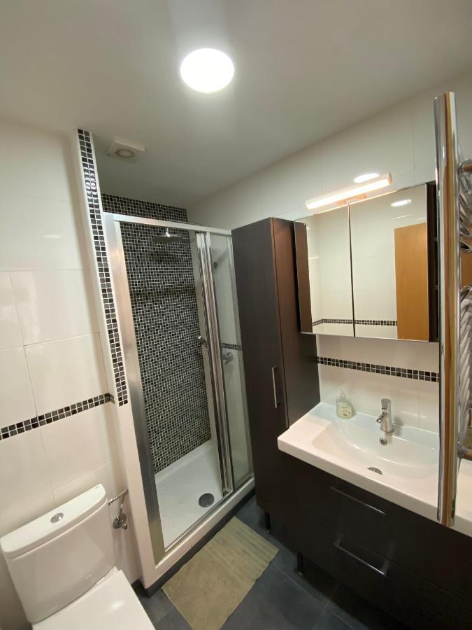 Entire New Apartment 20' From Barcelona Sabadell Eksteriør billede