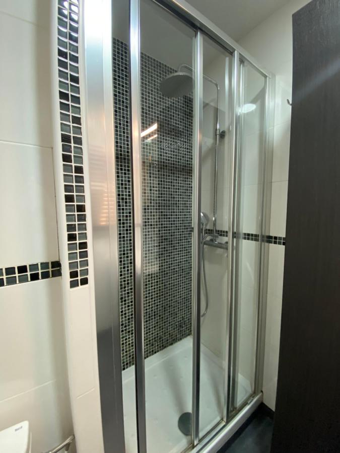 Entire New Apartment 20' From Barcelona Sabadell Eksteriør billede