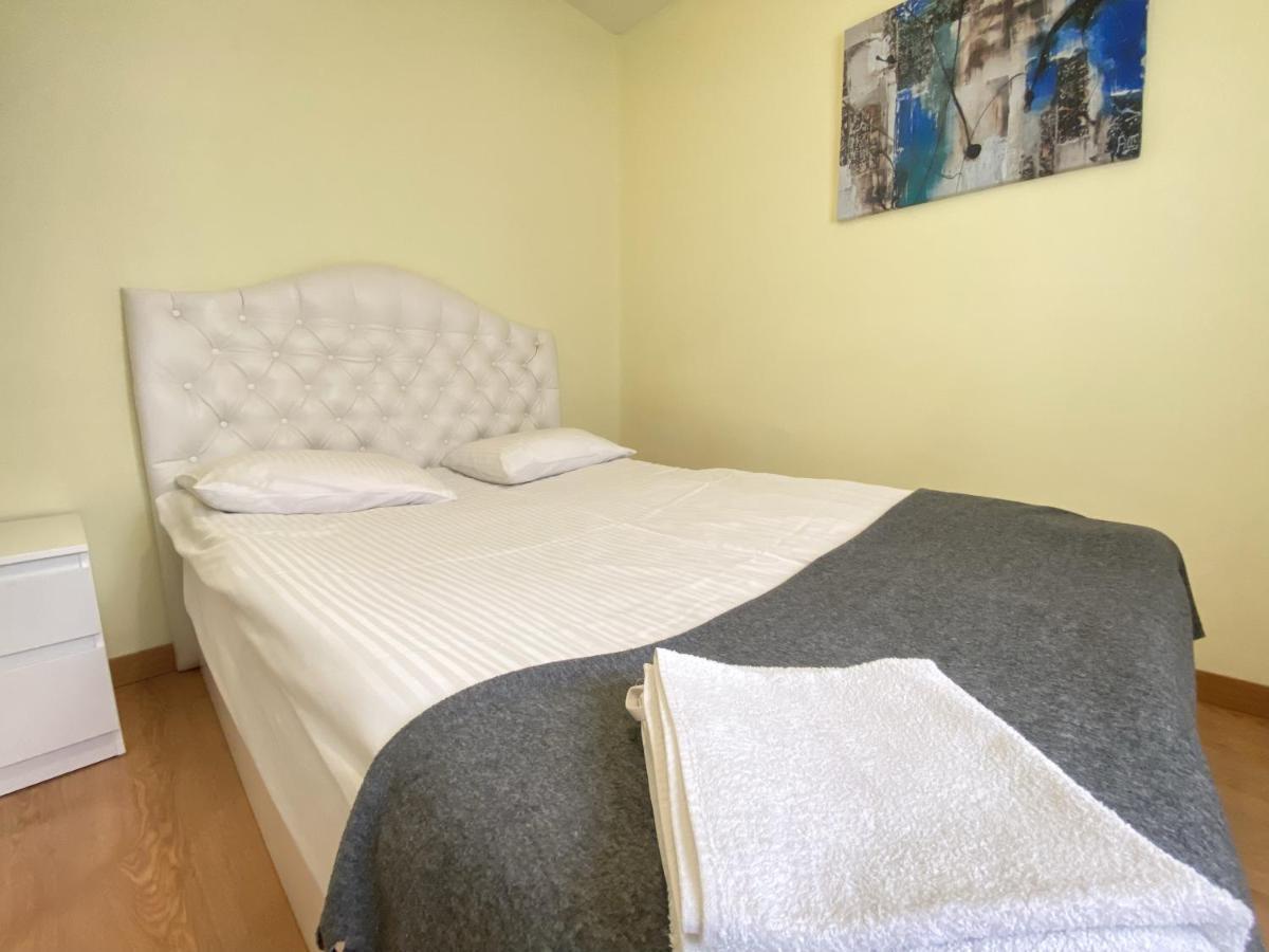 Entire New Apartment 20' From Barcelona Sabadell Eksteriør billede