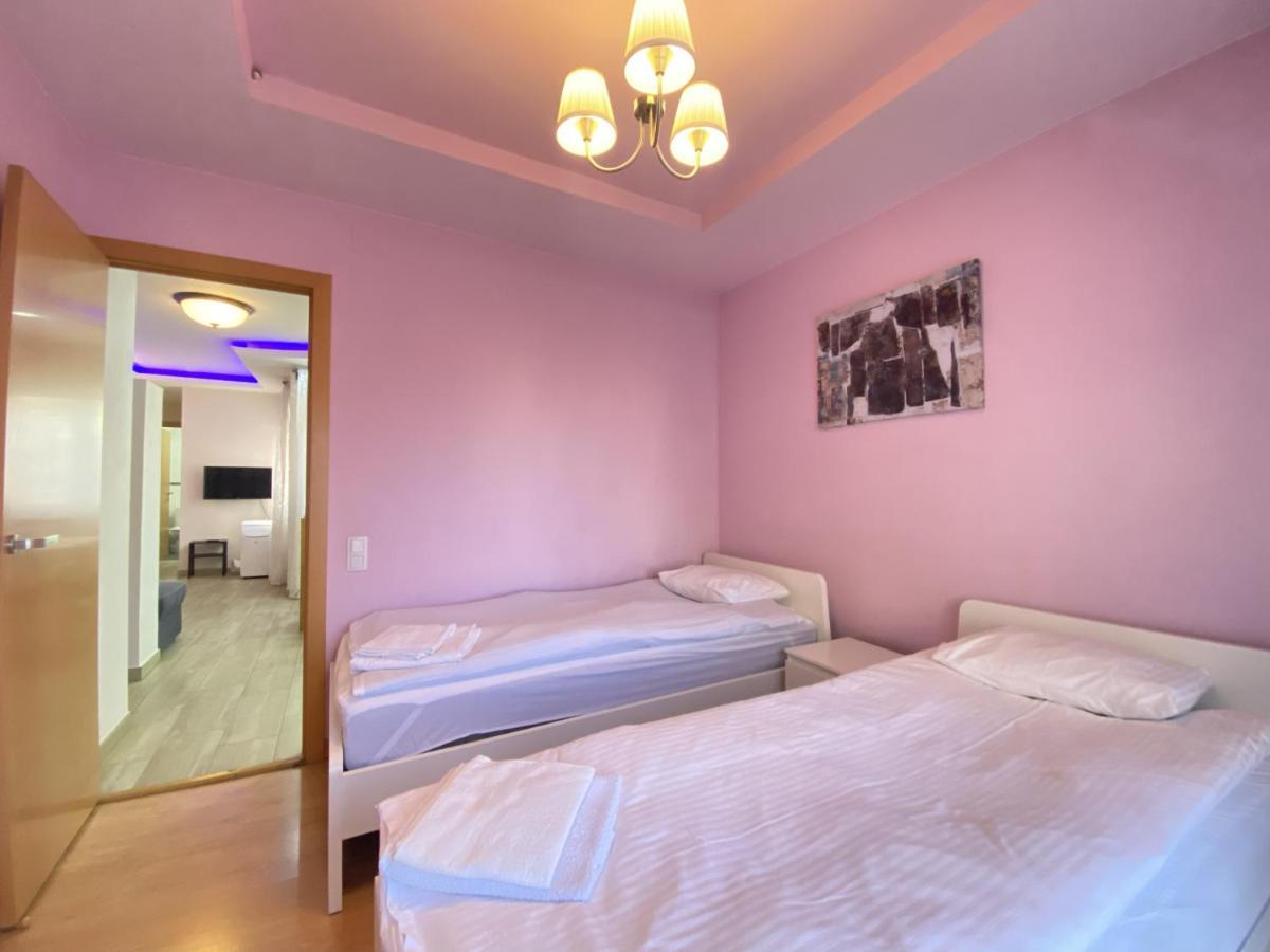 Entire New Apartment 20' From Barcelona Sabadell Eksteriør billede